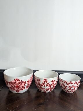Crate and Barrel Nordic Kate Forrester bowls set of 3